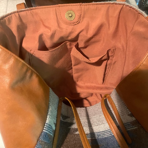 Aztec Print and pleather tote - Picture 4 of 5